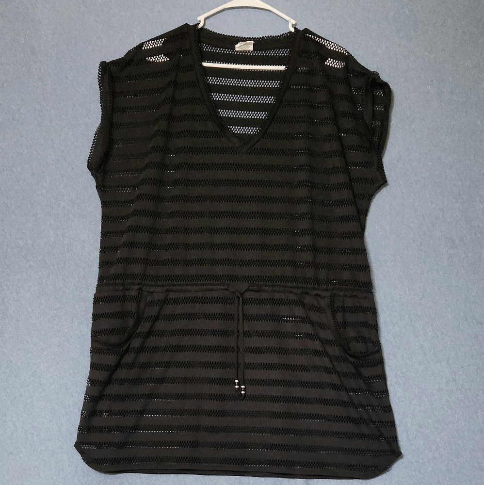 Wave Zone black mesh swimsuit cover. Size XL